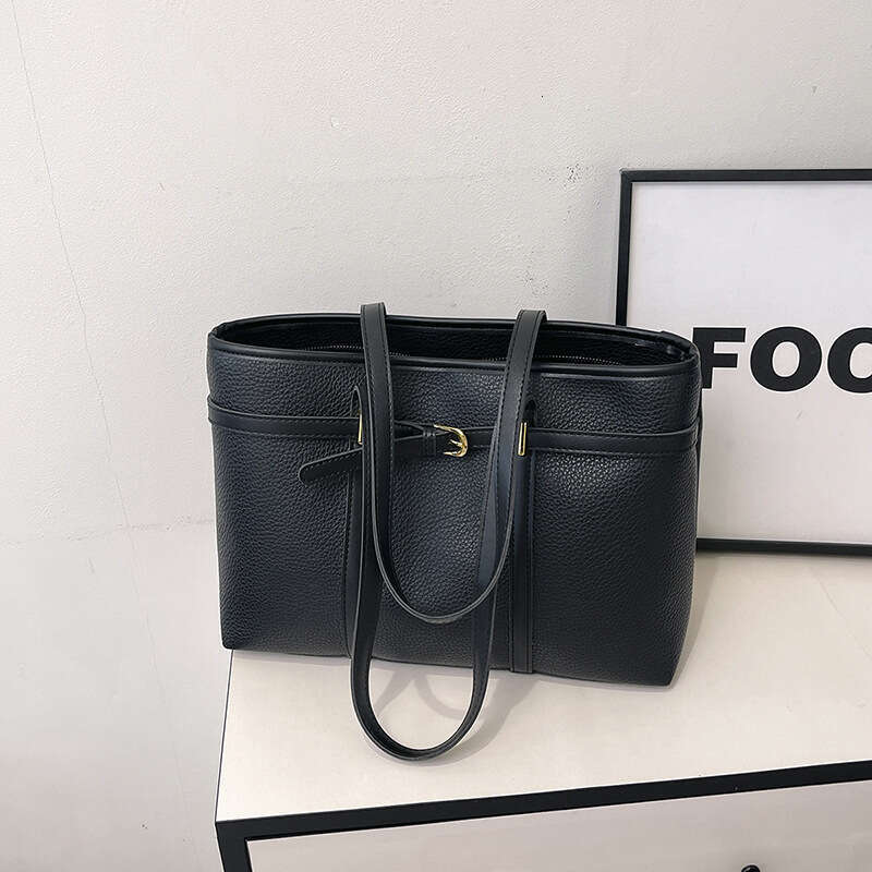 2025 New Korean Version Large Capacity for Women Versatile Commuter Tote Handbag Shoulder Bag