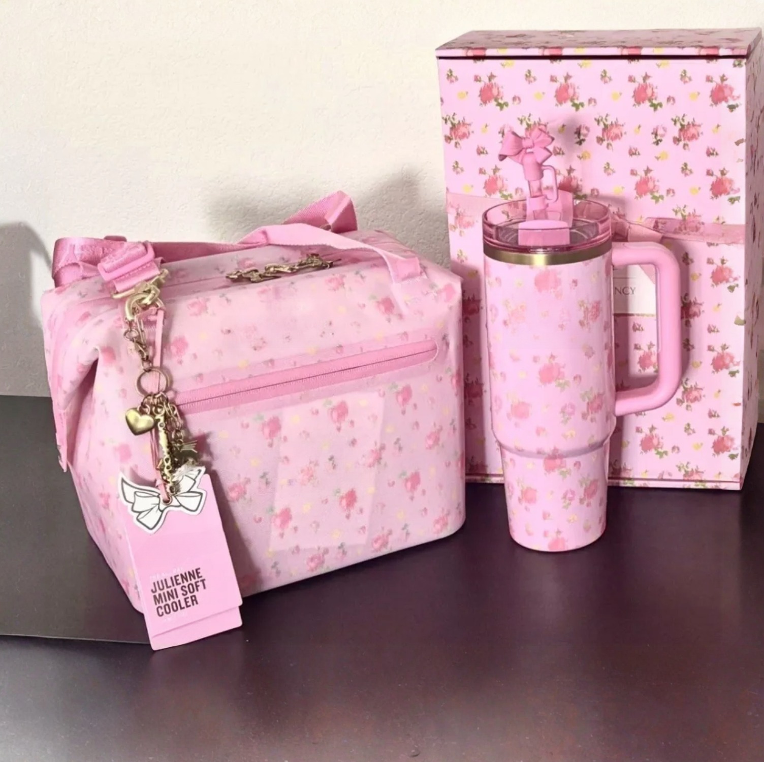 DHL Love Shack Fancy All Day Julienne Mini Soft Cooler Lunch Bag Box 10-Can Madeleine Cooler Backpack 40oz Tumblers Ibiza Sunset Water Bottle Lids Bow Straw Cups 170904