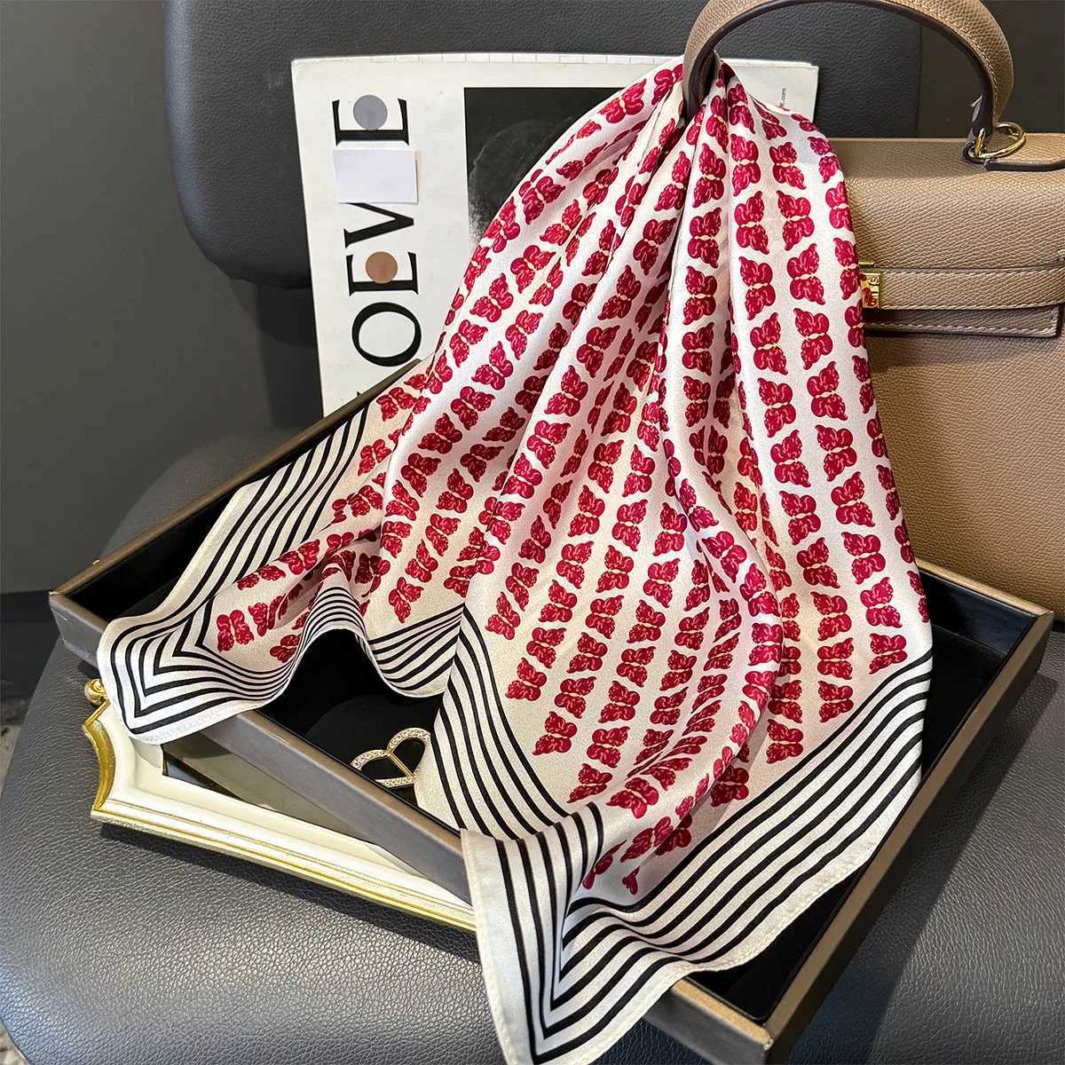 Designer Real Silk Square Scarf Luxury Design Print Wen Soft Satin Haiand Neckerchi Off Hijab band Scarves Band G250904