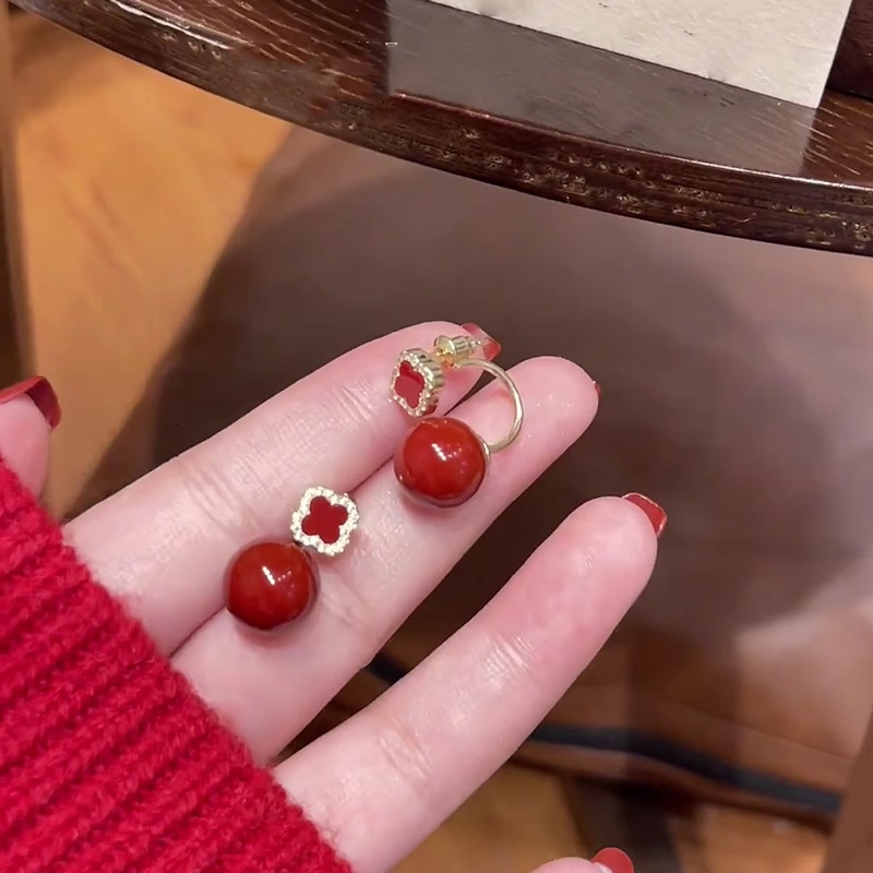 Designer Luxury Free Shipping Wearing Four Leaf Flower Ancora Red Pearl Earrings, Popular Earrings Among Internet Celebrities, Elegant High-end Earrin