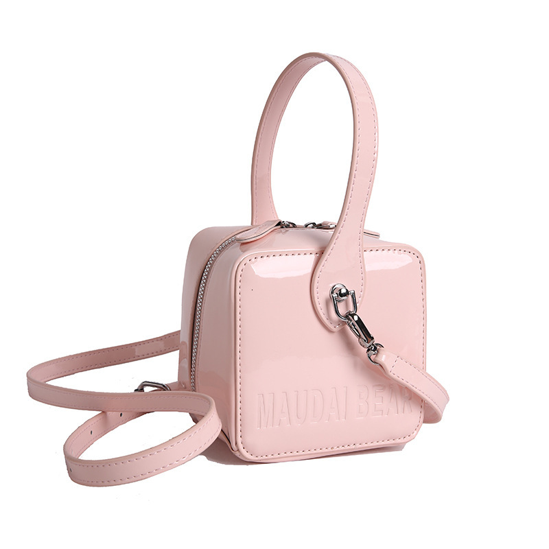 2025 autumn new small square bag, light luxury, elegant fashion, niche design, personalized commuting crossbody bag, designer shoulder bag