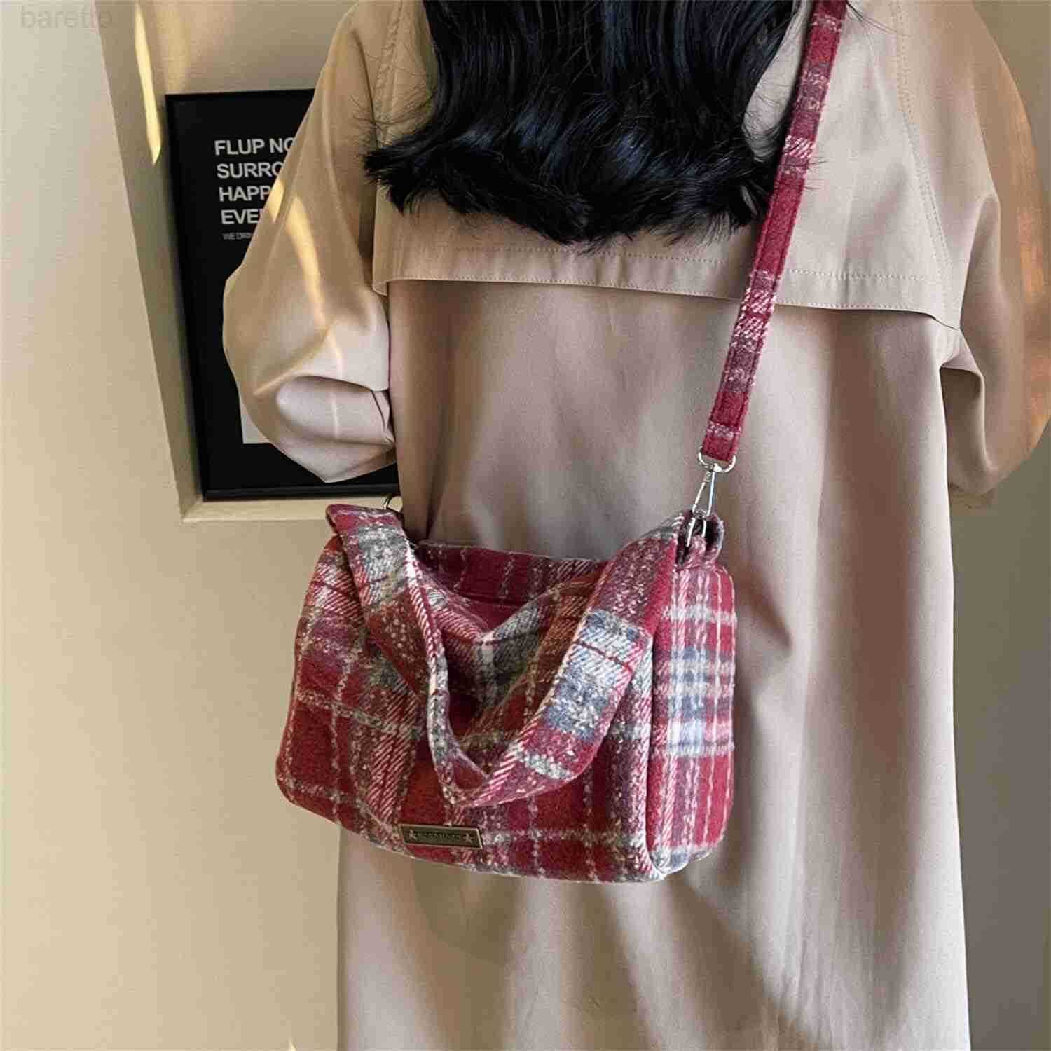 Trendy Plaid Purses and Handbags for Women Woolen Shoulder Crossbody Boston Bags M250903