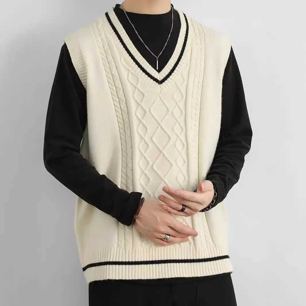 New Autumn and Winter Loose American Retro Sweater Vest Sleeveless Sweater Mens Casual TopXJ250904