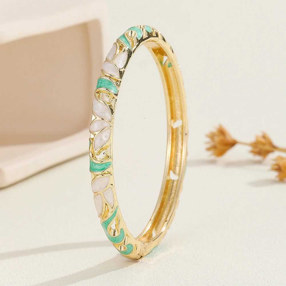 Fashion new ethnic style gold plated hollow out pattern enamel cloisonne bracelet bangle jewelry for girls and womenXJ250904