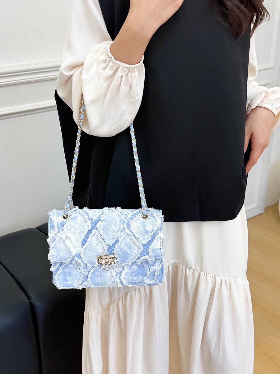 French Niche Fashion Diamond Square Bag Womens 2025 Summer Light Versatile Chain Shoulder Messenger Bag 250805