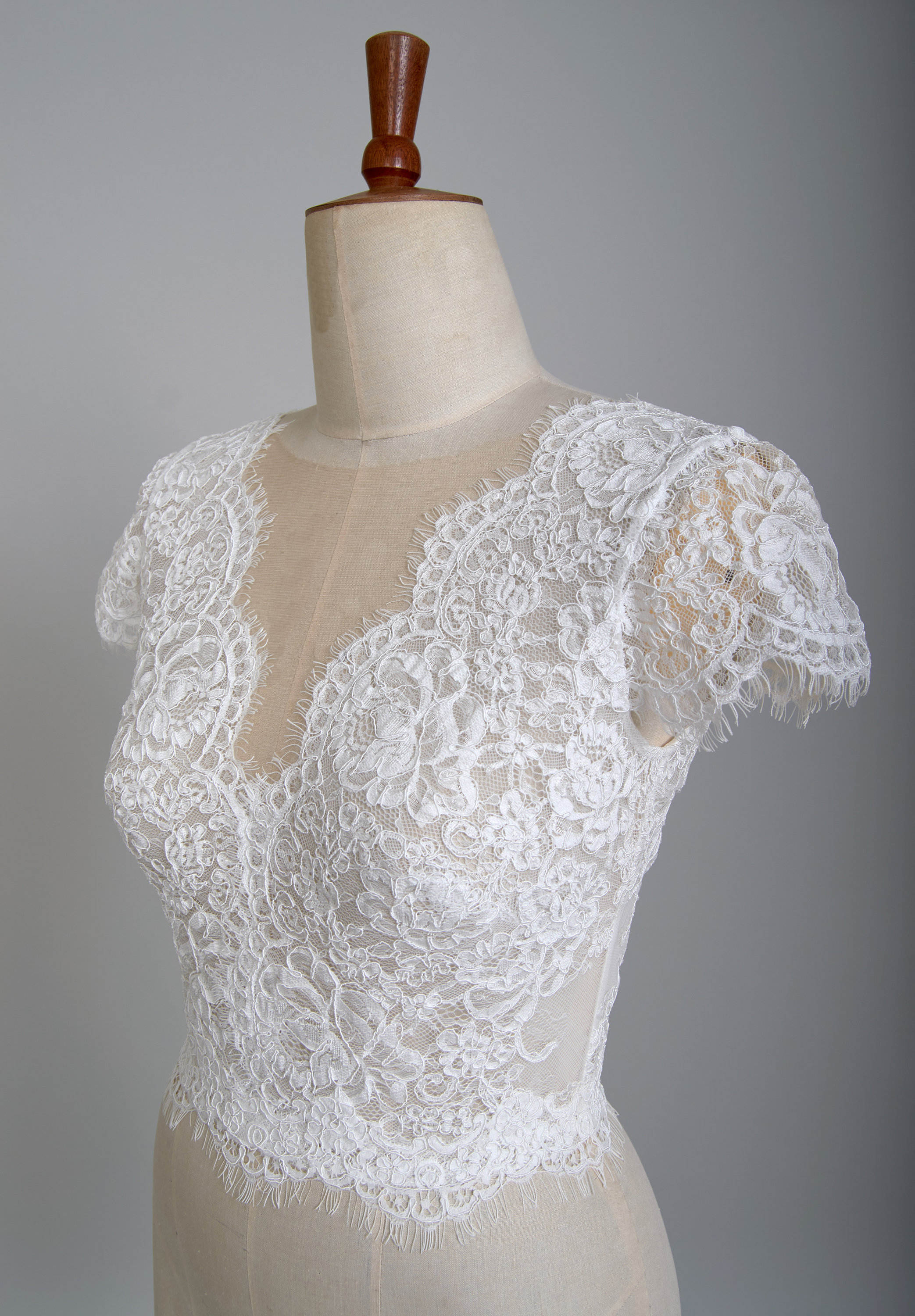 Fashion Wedding Lace Wraps Jackets Short Sleeves V-neck Bridal Custom Made Lace Wedding Accessories Customized