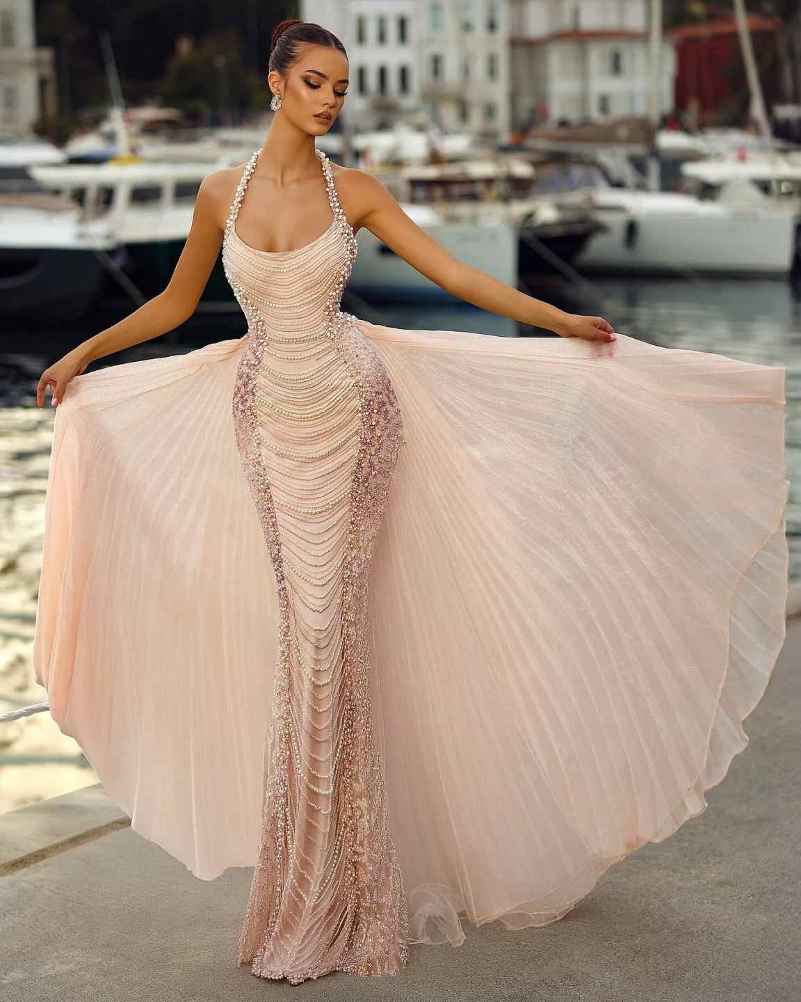 Elegant Mermaid Evening Dresses Halter Neck Overskirt Prom Gowns Pearls Beading Customized Vestidos De Gala