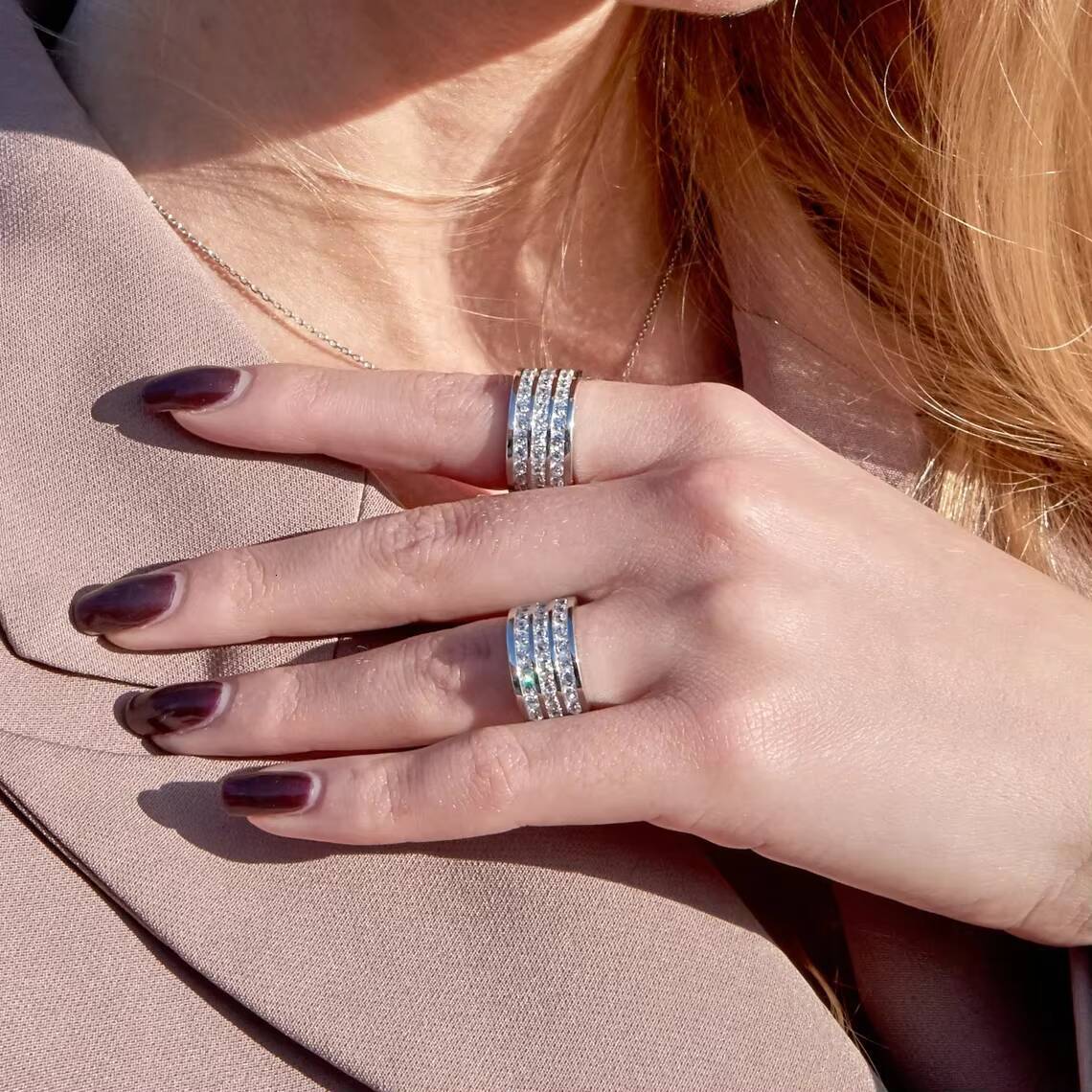 Huitan OEM Modern Circle Design Silver Plated Moissanite Finger Rings for Women Wedding Fashion Jewelry Eternity Band Rings