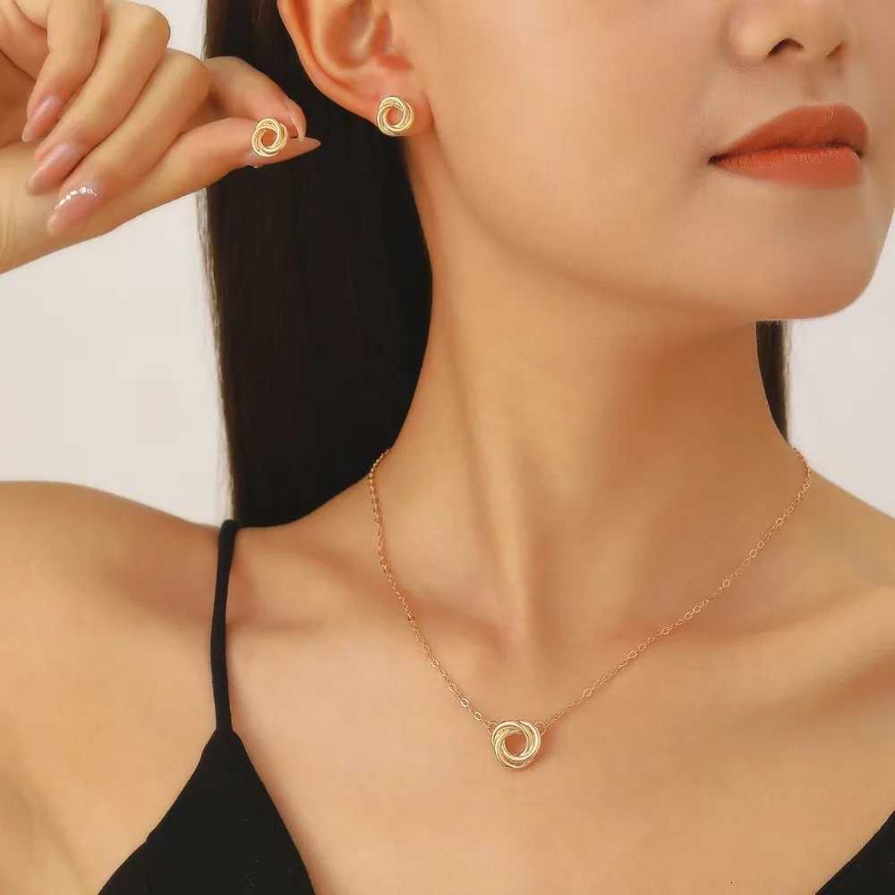 2pcs Set Classic Tren Gold Color Circle Fried Dough Twist Necklace Earring for Women Collar Chain Jewelry Sets Accory GiftsXJ250904