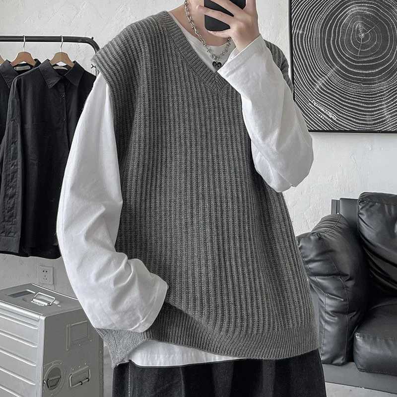 5XL Men Students Middle School Sweater Vest Gray Black Knit Vest for JKDK Uniform Spring Autumn Preppy Style Gilet en tricotXJ250904