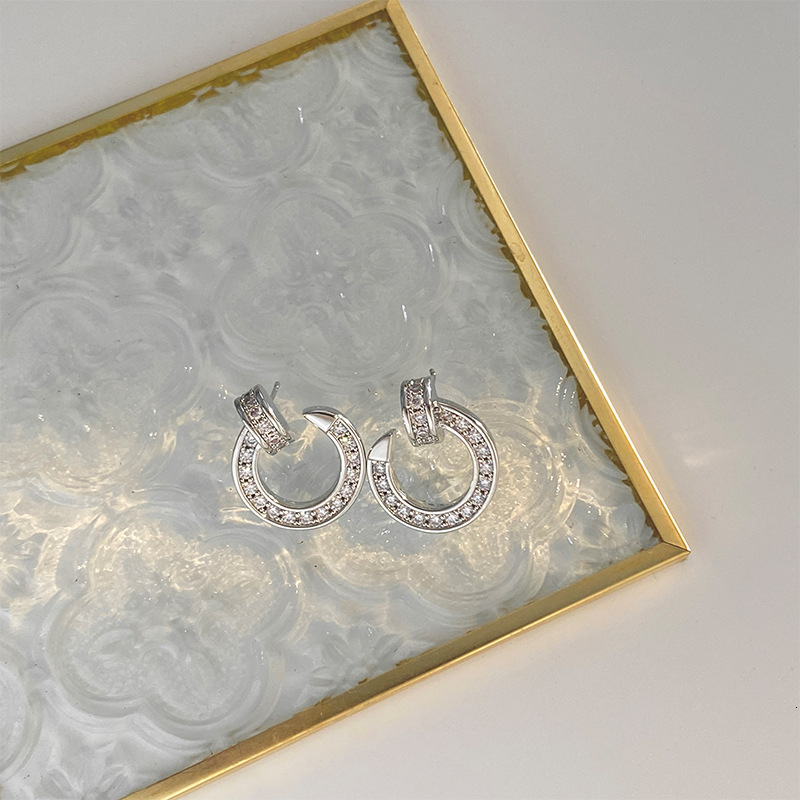 New Fashion Earrings Niche High-end Super Shiny Metal Kajia Design Simple Round Designer Luxury Free Shipping Elegant Personality Trendy Cool Women