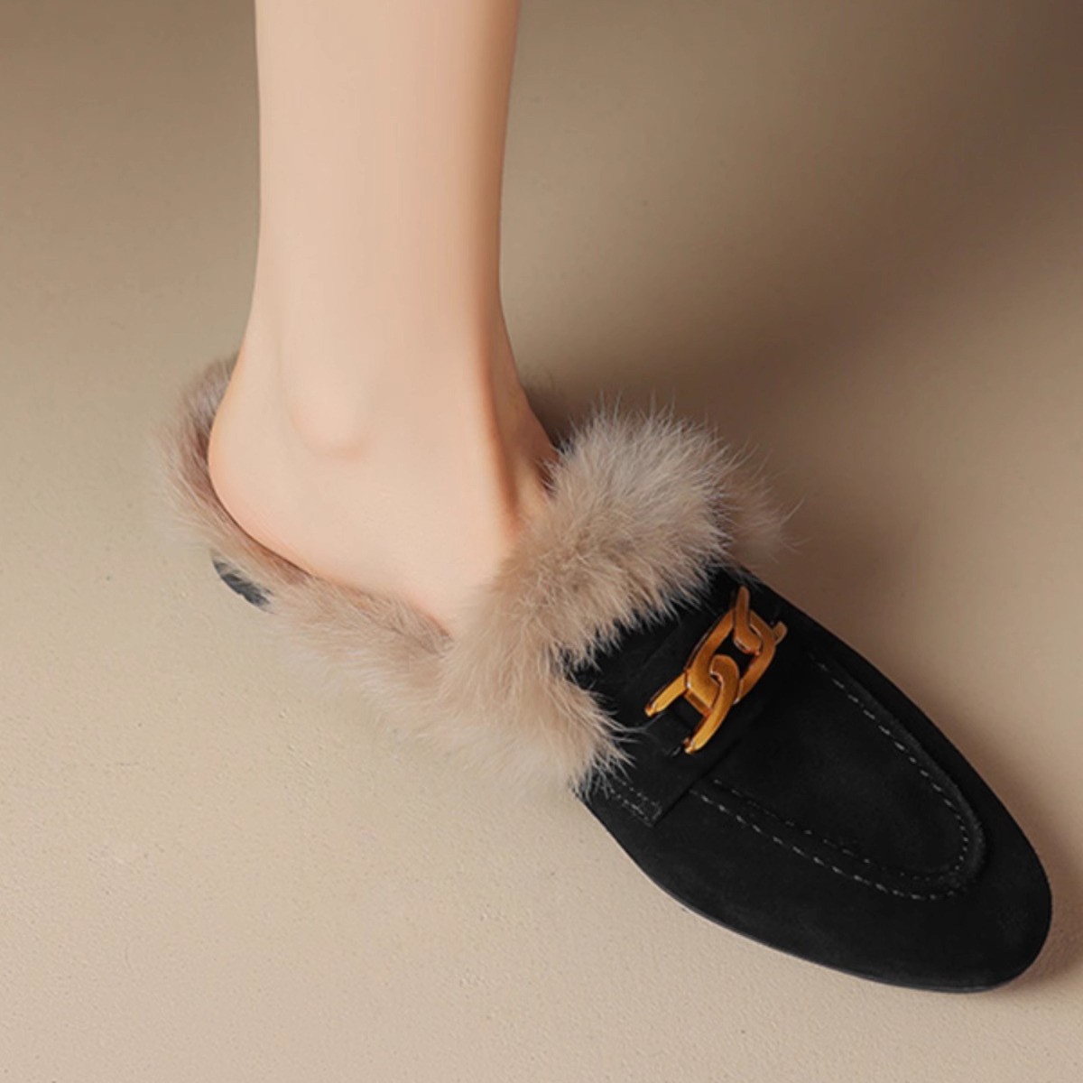 Hot new free shipping designer slippers for womens flat slippers brown black New fashionable and versatile outdoor leisure slippers