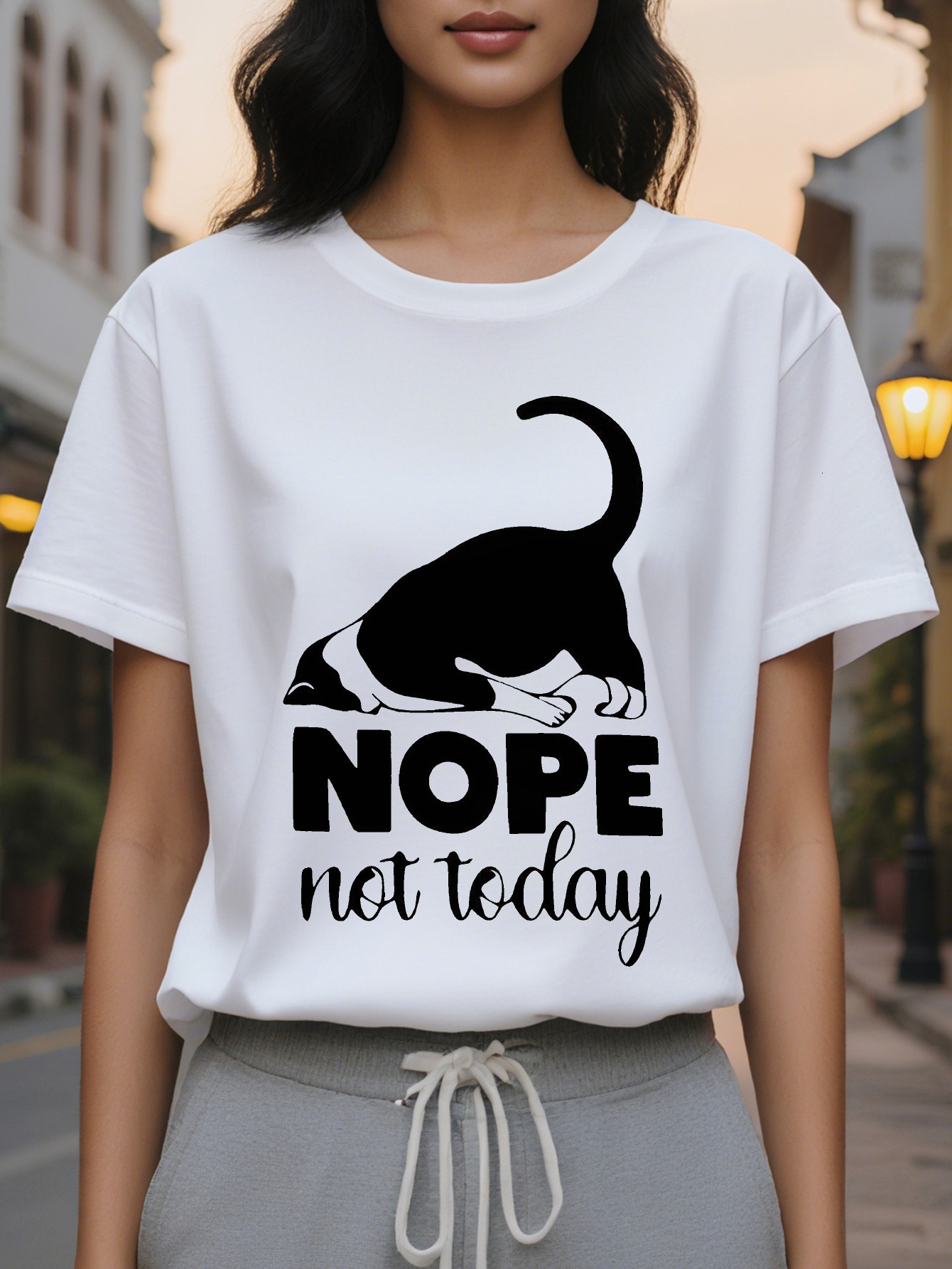 Women's Summer and Spring Round Neck Casual Short Sleeve T-Shirt with Cartoon Cat Pattern