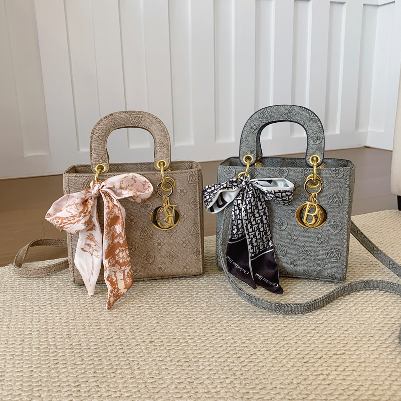 Niche 2025 new women's luxury handbag casual shoulder crossbody bag fashionable handbag multifunctional daily casual versatile crossbody bag