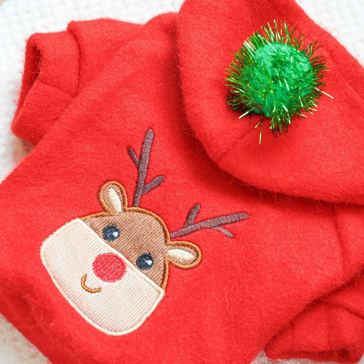 Pet Clothes Dog Cat Thickened Warm Red Christmas Style Cute Ball Hoodie et W250904