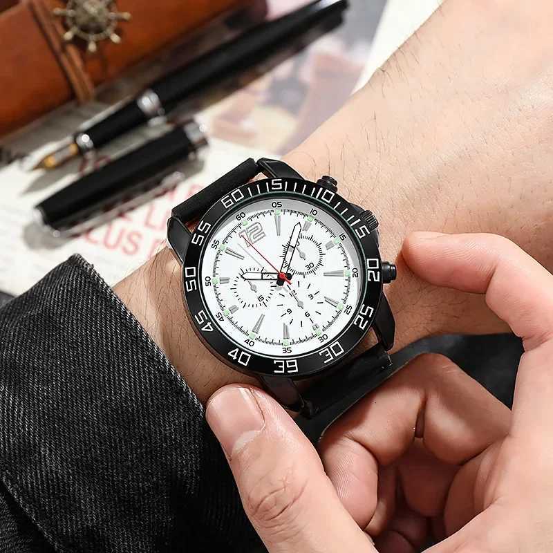 Fashion Outdoor Sport Quartz Watch Men Mtifunctional Personality Round Watch Dial Luminous Business Quartz Wristwatches X250904