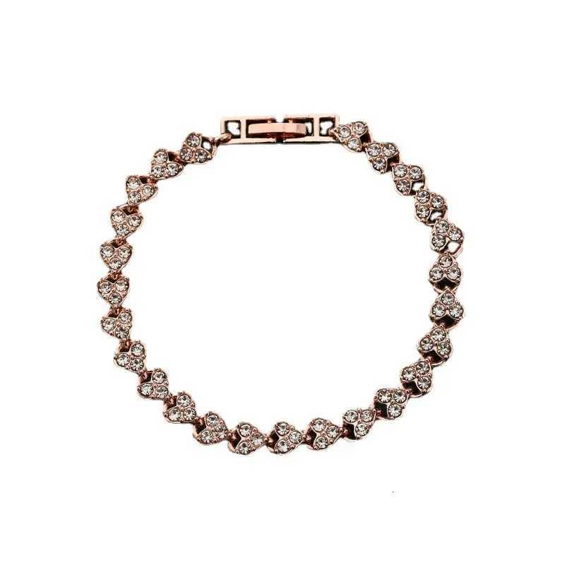 Fashionable Exquisite Delicated Crystal Heart Tennis Bracelet for Women Girls Charm Rhinestone Paved Handmade Bracelet JewelryXJ250904