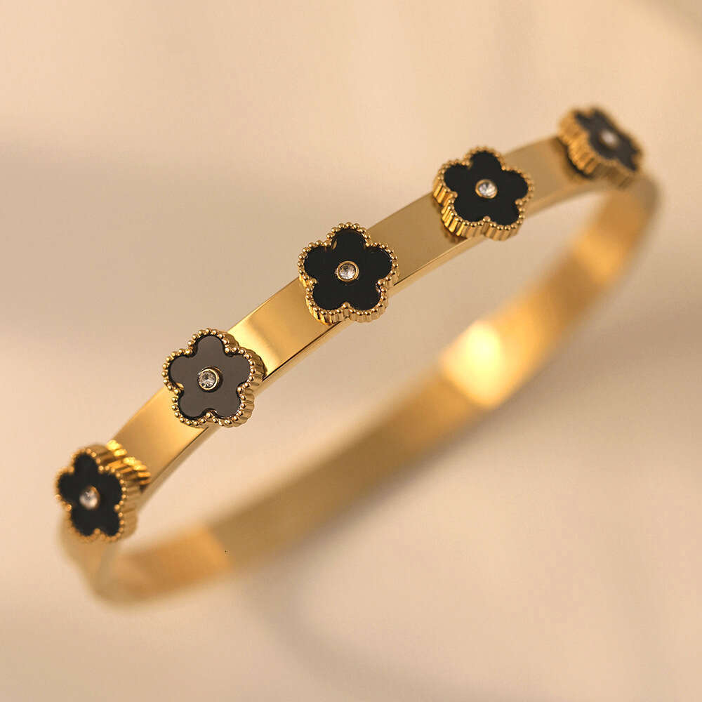 Women's Electroplated Gold High-End Non-Fading Jewelry Five-Flower Dia Titanium Steel Bracelet