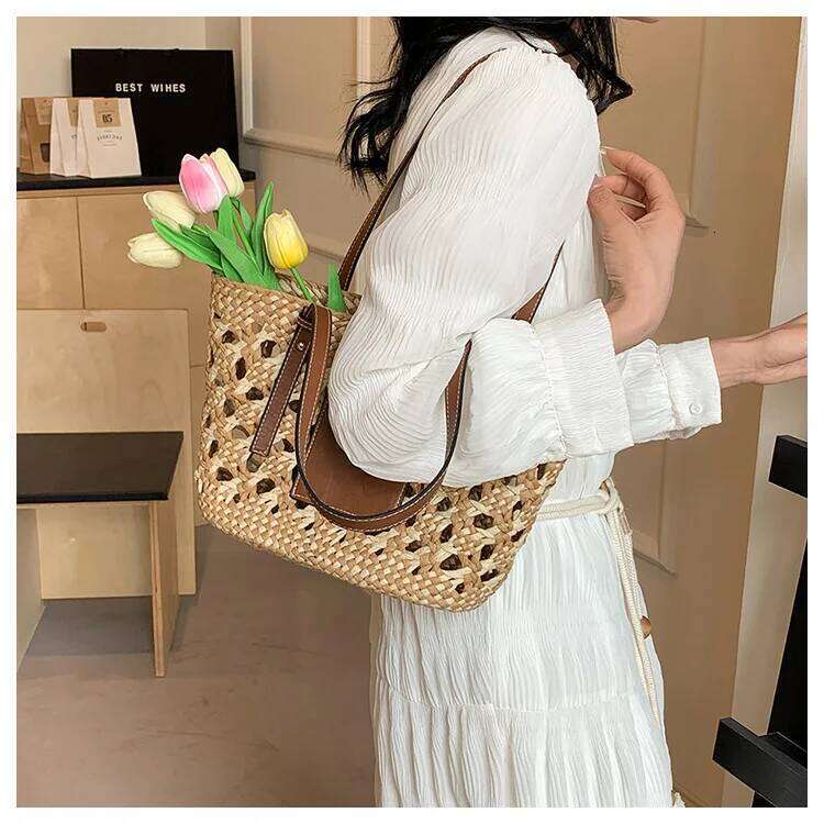 2025 Summer Straw Beach Basket Fashion Women Rattan Shoulder Bag Large Capacity Woven Hand-Made Handbag Female Purse Totes