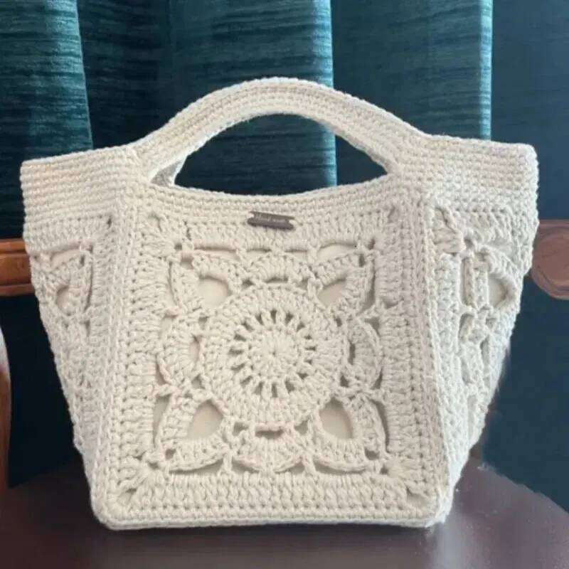 Handmade crochet handbag, rose wrist bag with lining, mobile phone bag, stylish and beautiful, give mom a birthday gift