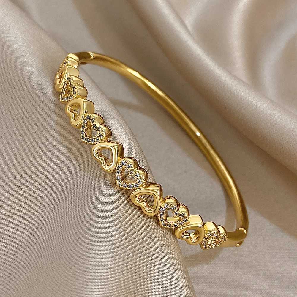 Elegant Zircon Pahwork Cuff Bracelet for Women Fashion Gold Plated Copper Stacking Bangle Bracelets Waterproof Jewelry Y250904