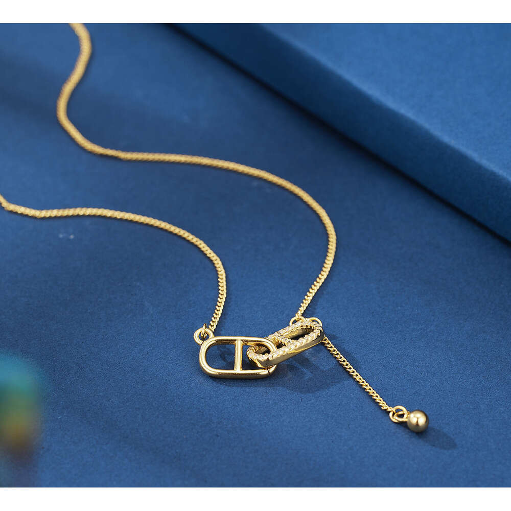 Sier Pig Nose Necklace for Women 2023 New Style Minimalist Long Spliced Ring Buckle Tassel Collarbone Chain