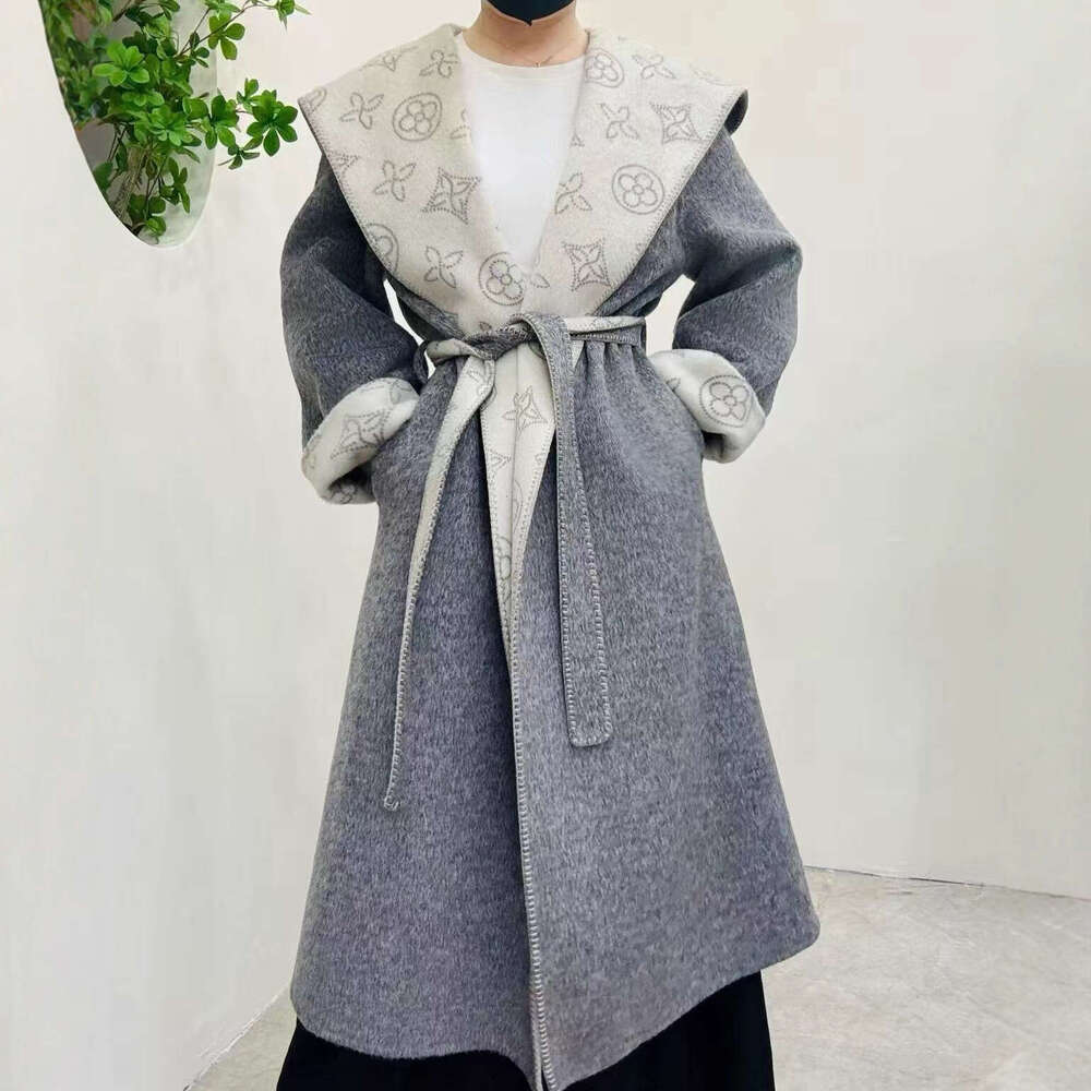 Fifth Avenue 2025 Autumn Elderly Flower High Luxury Socialite Hooded Extended Double-Sided Wool Coat With Belt For Women