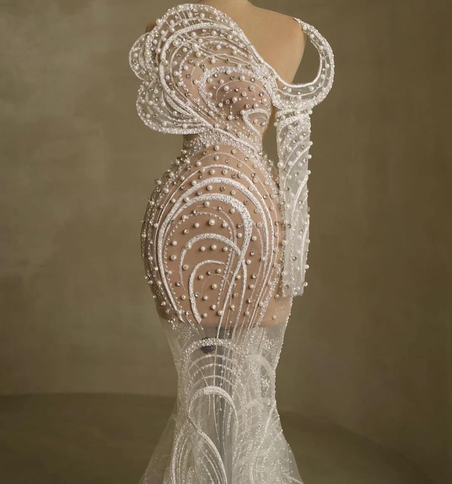 Designer Evening Dresses For Women Pearls Sequins Crystal Sequins See Through Gown One Shoulder Long Sleeves Sweep Train Dress Party Customized