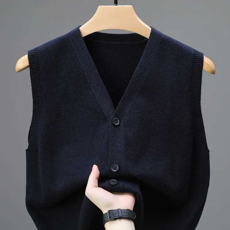 Single Breasted Pullover Autumn Sleeveless Vests Men Work Sweater Knitted Male Waistcoat Jumper Pullovers Roupas MasculinasXJ250904