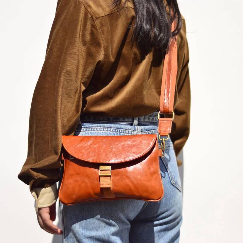 AETOO Leather small square women Europe and the United States fashion retro locking envelope bag trend crossbody shoulder ba