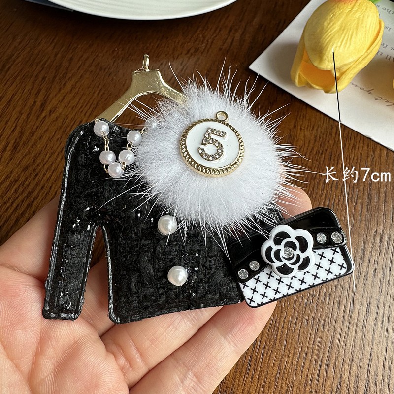 Designer Brooch Set New Collection Clothing Styling Corsage Black White Mink Fur Pins Beauty women Pearl Brooch Coat Accessory