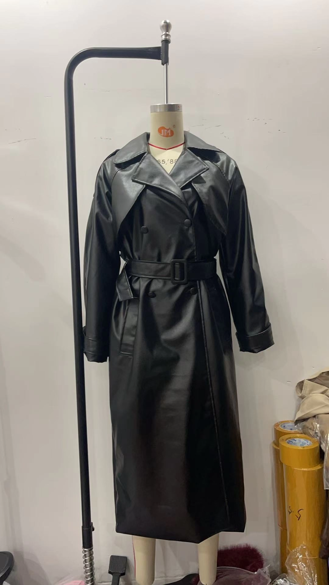 Women's Trench Coats High Street Leather Trenchcoat Women 2025 Early Spring Fashion Lapel Full Sleeves Double Breasted With Belt Female PU