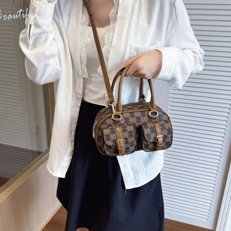 2025 Designer Bag Luxury Shoulder Crossbody Bags Commuter Womens Bowling Bag Tote Bag Korean Fashion Texture Simple Versatile Handbag XMAS gift