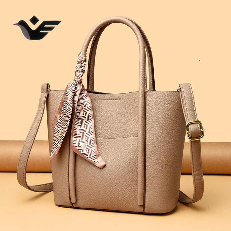 Feiyan Free Shipping New Designer Bag Luxury Shopping Bag 2025 Women's New Crossbody Commuter Large Capacity Tote Bag Fashion Trendy Shoulder Bag