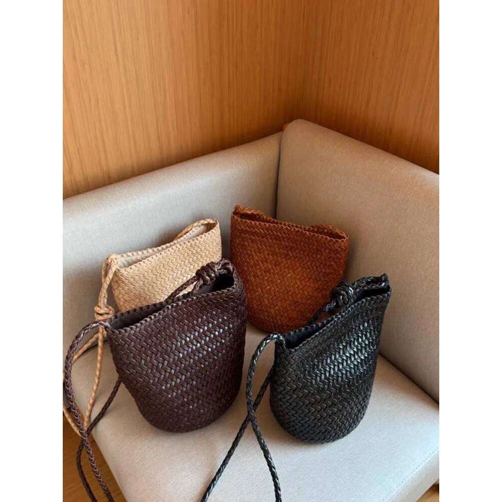 Designer Bags Handwoven Women's Oulder Crossbody Buet Bag Mat High-End Artificial Leather Faionable Casual Pure Color Hot Selling