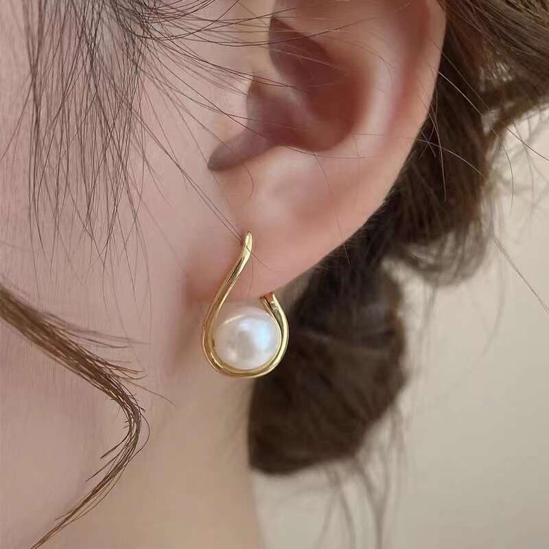 Light Luxury Natural Freshwater Pearl Drop Earrings - 14K Gold Filled, Minimalist Ins Style, Versatile High-End Earrings for Women 2025