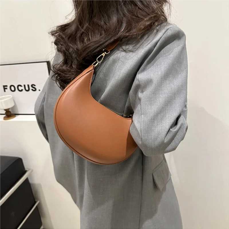 New Fashionable Highend Moonshaped Baseball Bag Showing Womens Single Shoulder Bag Elegant lady Handbags bolso mujer Z250903