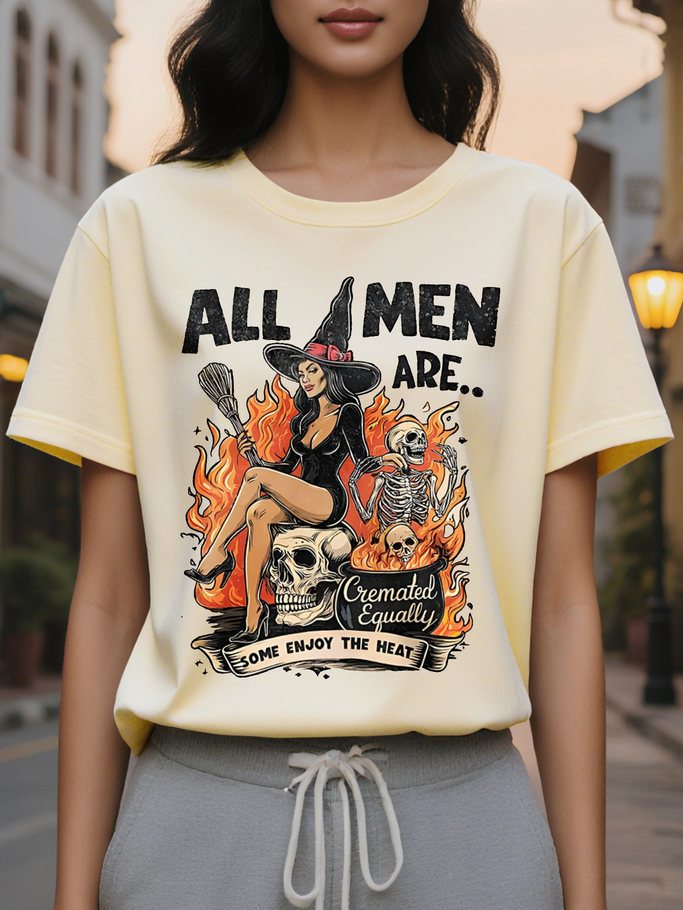 Large XL Women's Halloween Witch Cauldron Graphic Print Sweatshirt Beige with Black Spooky Design Round Neck Pullover for Plus Size