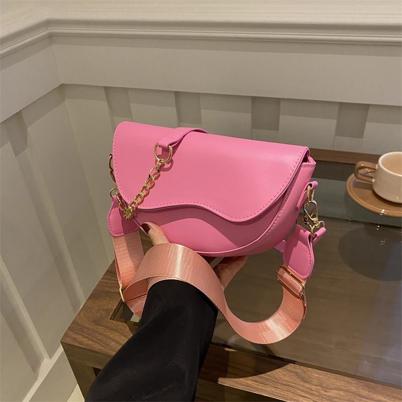 2025 autumn new light luxury elegant fashion leather niche design trend versatile crossbody bag designer shoulder bag