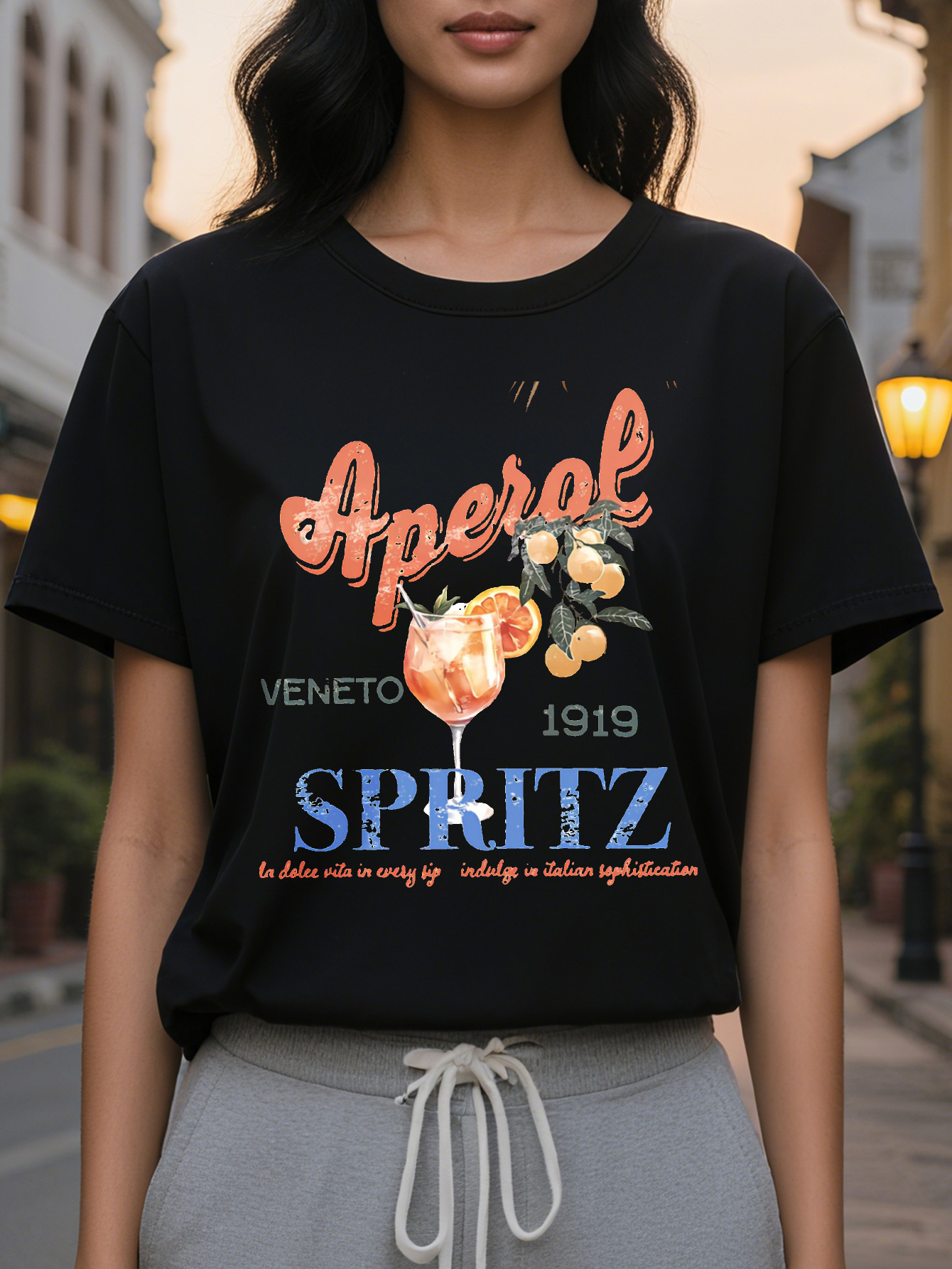 Vintage Aperol Spritz Ladies Pattern T-Shirt Light Gray Casual Round Neck Shirt with Venetian Bottle Design Ideal