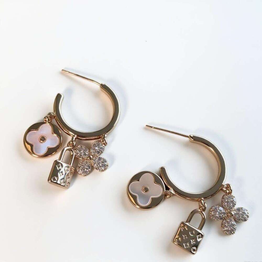 Multi-Pendant Tassel for Women, White Shell Lock Head, Sparkling Dia Flower Earrings, Four-Leaf Clover, Elegant High-End Design Earrings