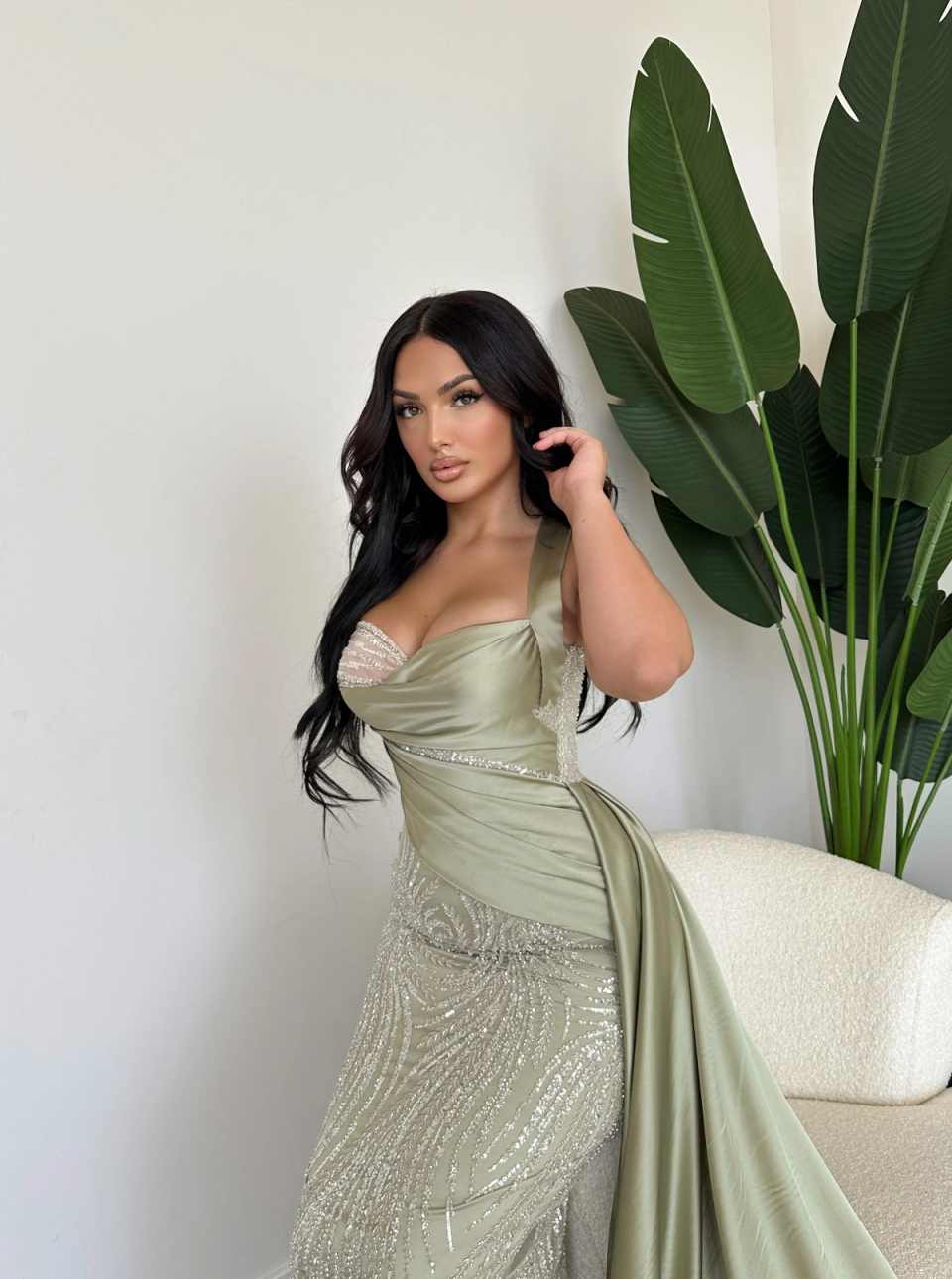 Green Prom Dresses Sleeveless Pleated Beaded Gown Evening Dress Women Party Prom Dresses Customized