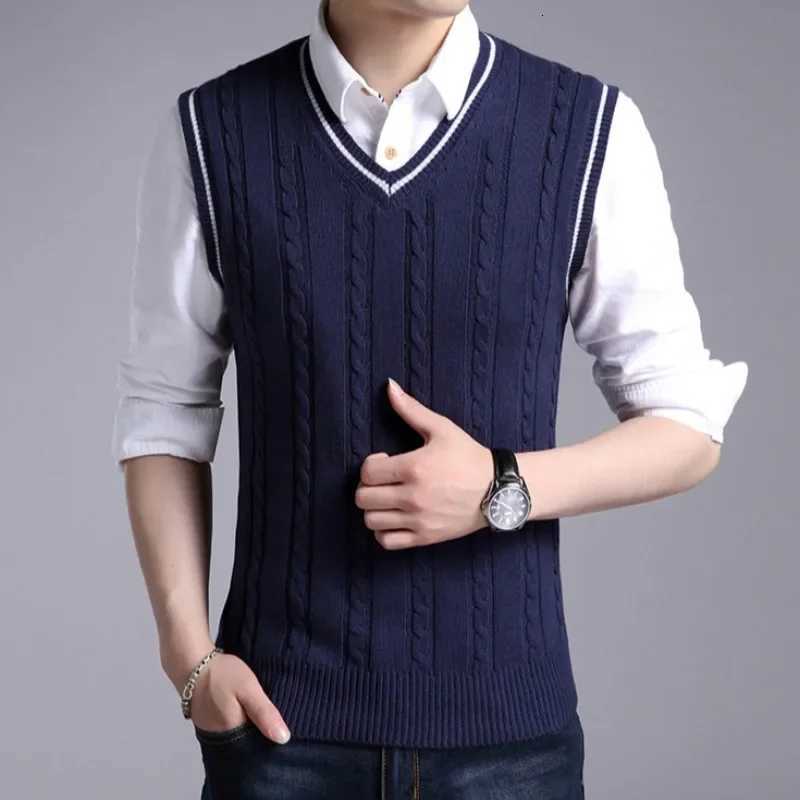 Autumnr and Winter Knit Vests for Men Sleeveless Thick Cable Clothing Deals 2024 Waistcoat Korean Reviews Clothes Sweater ManXJ250904