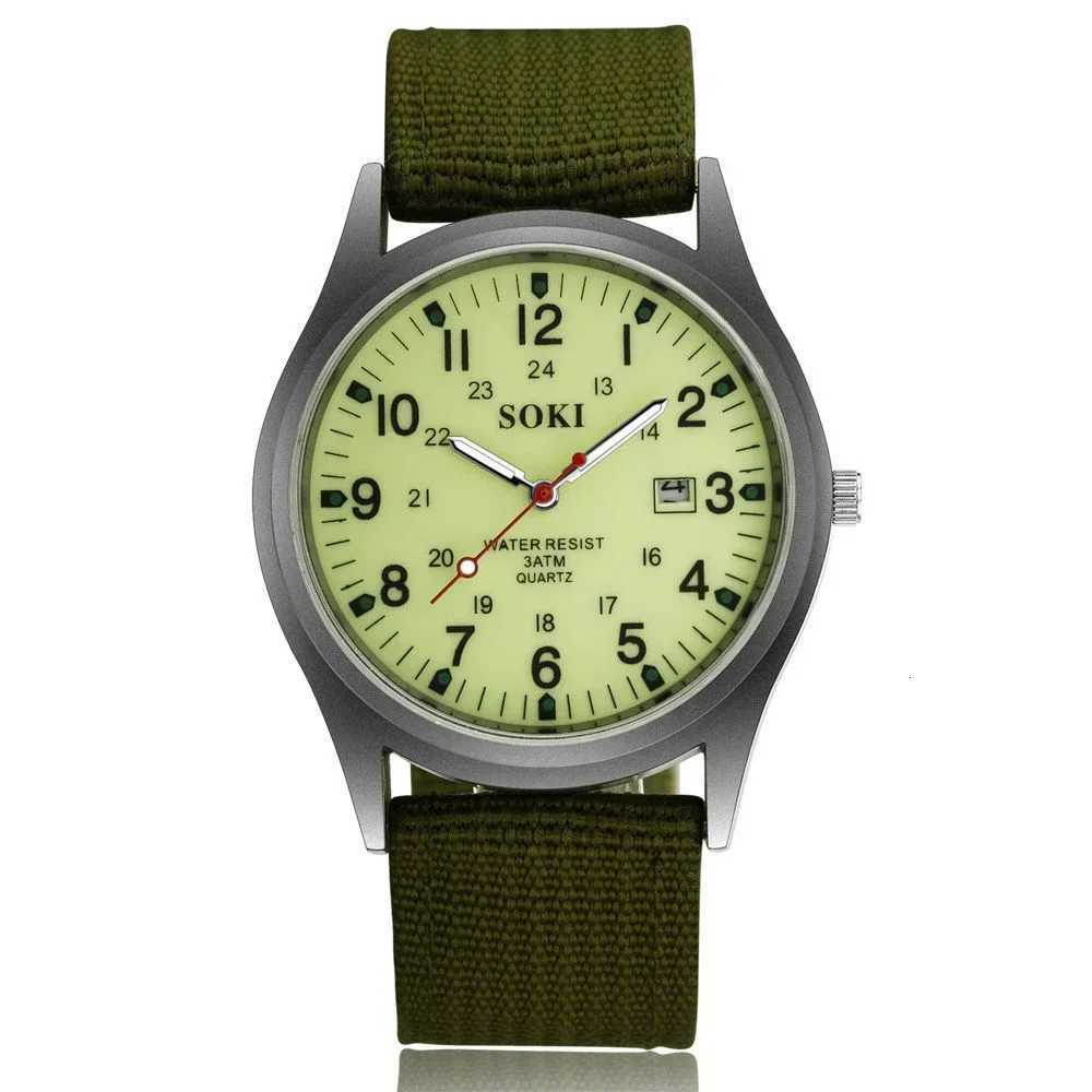 Fashion Mens Watches Luminous Hands Clock Luxury Military Sports Cndar Quartz Wristwatch Men Casual Nylon Wens Watch X250904