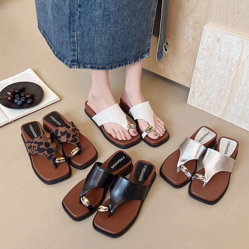 Casual Toe Post Flat for Women Summer Outdoor 2025 New Beach Vacation Roman Sandals