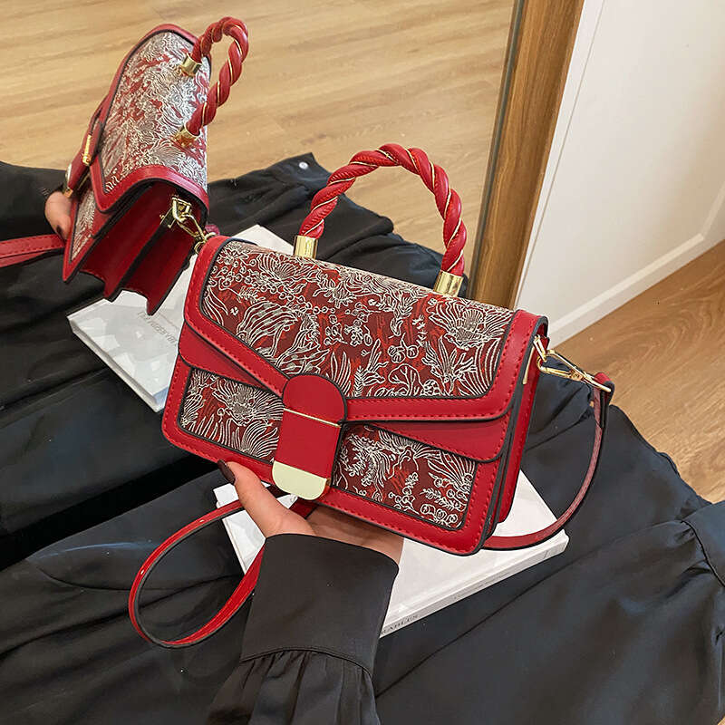 DHEssentials 2025 Butterfly Embroidery Flap Bag Minimalist Luxury Crossbody Purse