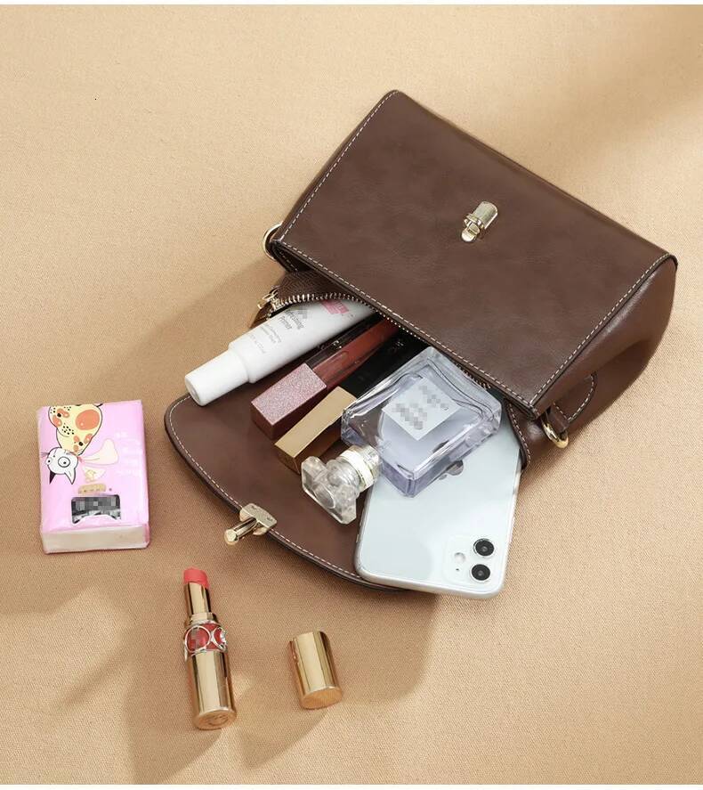 Bags women's summer versatility popular this year, niche design is high-end, and the new commuter crossbody bag trend in 2025