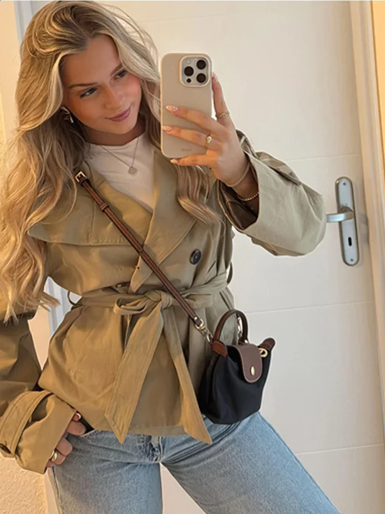 Fashion Stand Collar Belt Trench Coats For Women 2025 Autumn Long Sleeve Double Breasted Jacket Lady High Street Chic Outerwear 250904