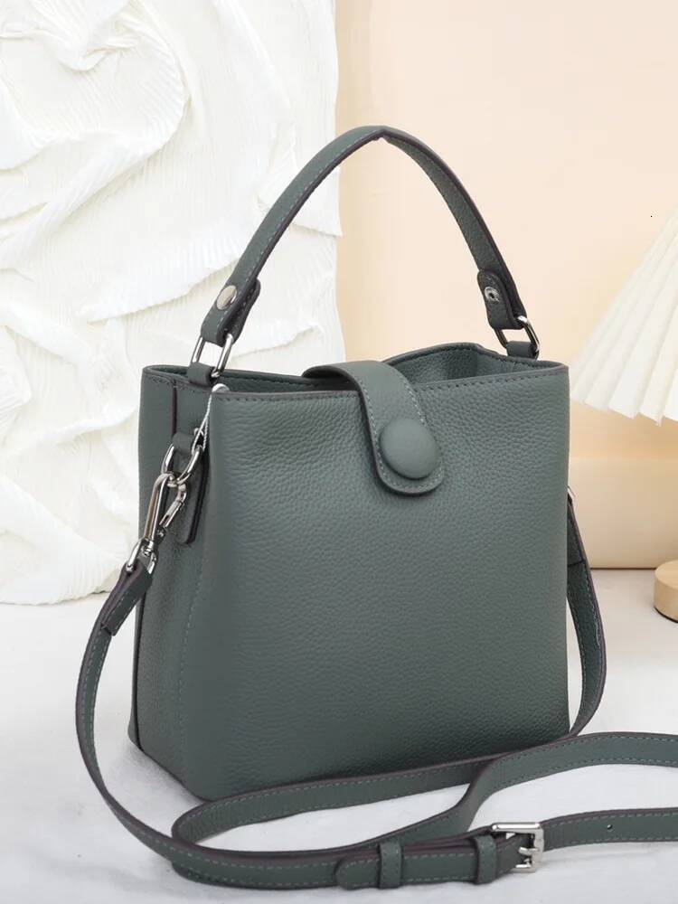 First Layer Cowhide Women crossbody 2025 New bucket bag genuine leather design Shoulder Bag small handbag