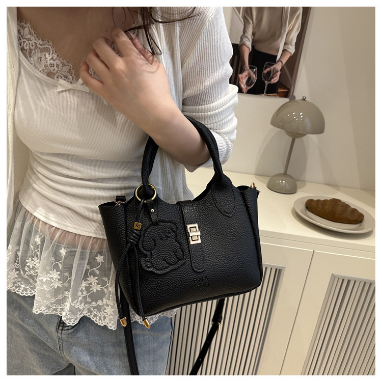 New Women s Crossbody Bag Large Capacity Versatile Autumn New Designer Bag Cute Pendant New Casual Women s Shoulder Bag